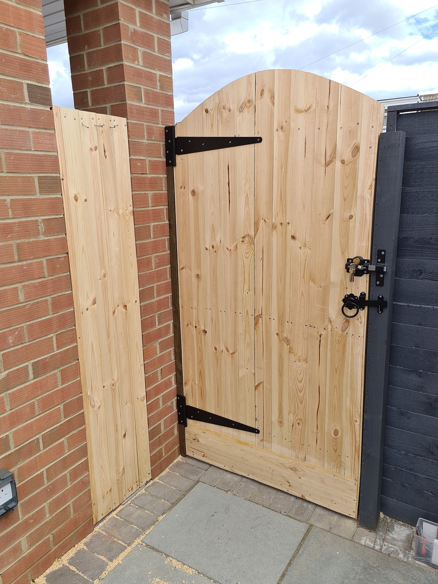 Bespoke garden gate fitted to match timber fencing in Washington